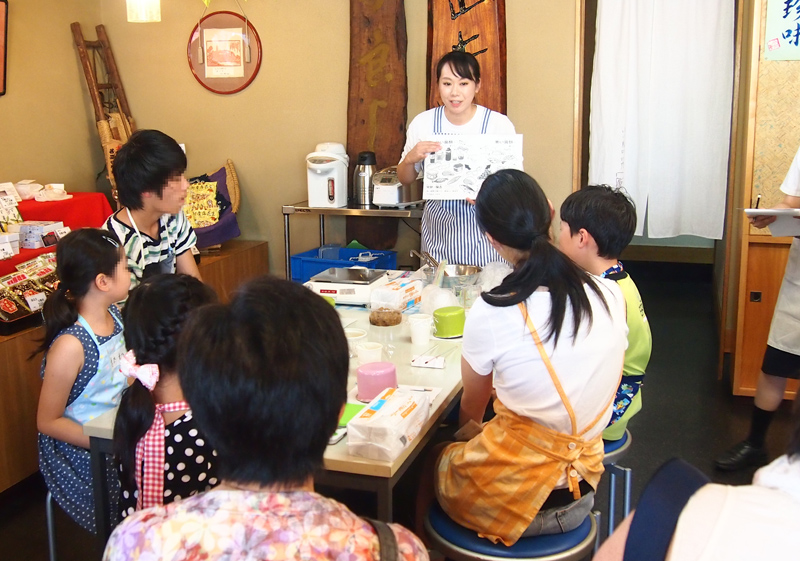 麹とアミラーゼの働きを研究員が解説